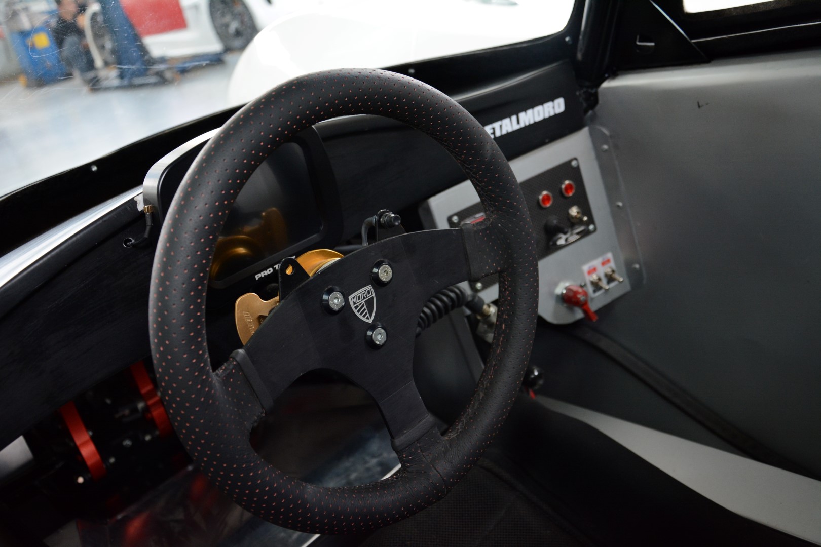 Interior MR18